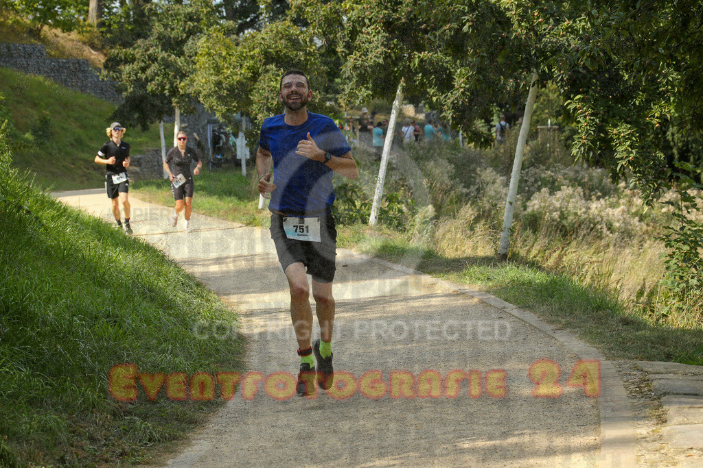 250824_1453_EX1_7915 | Sportfotografie im Rhein-Sieg Kreis, Köln, Bonn, NRW, Rheinland Pfalz, Hessen, etc. Unser Tätigkeitsfeld umfasst den Laufsport vom Volkslauf über den Marathon, Duathlon, Triathon bis zum Ultralauf wie Kölnpfad Ultra oder Schindertrail.