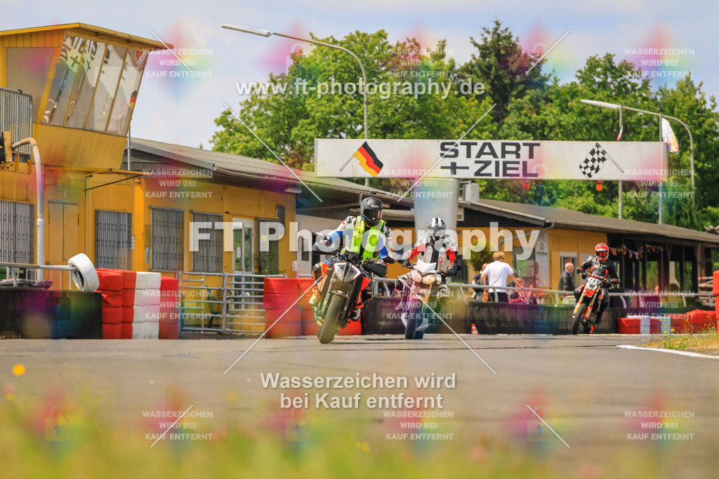 _DSK2410 | Hier findet Ihr Bilder von Touristenfahrten auf der Nürburgring Nordschleife oder von anderen Veranstaltungen die ich besucht habe. Viel Spass beim Durch Schauen 
