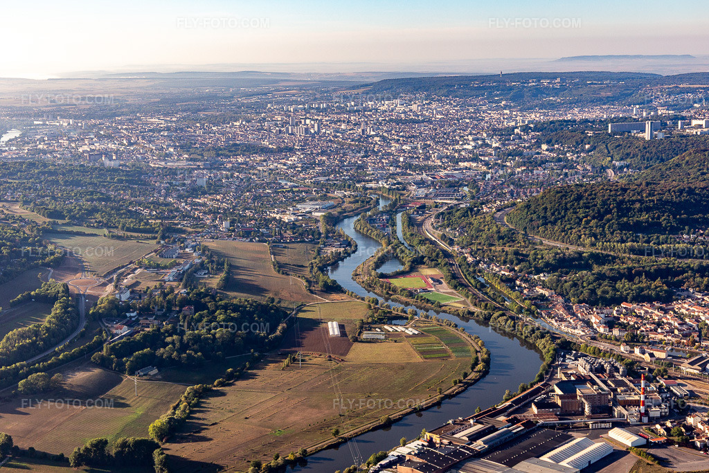 Aerial view: From the north in Nancy in the state Meurthe et Moselle, France. – Photo: IMG_118147.jpg taken on 09/15/2019 by Werner Riehm/FLY-FOTO.com – Resolution of the original: 5472 x 3648 px