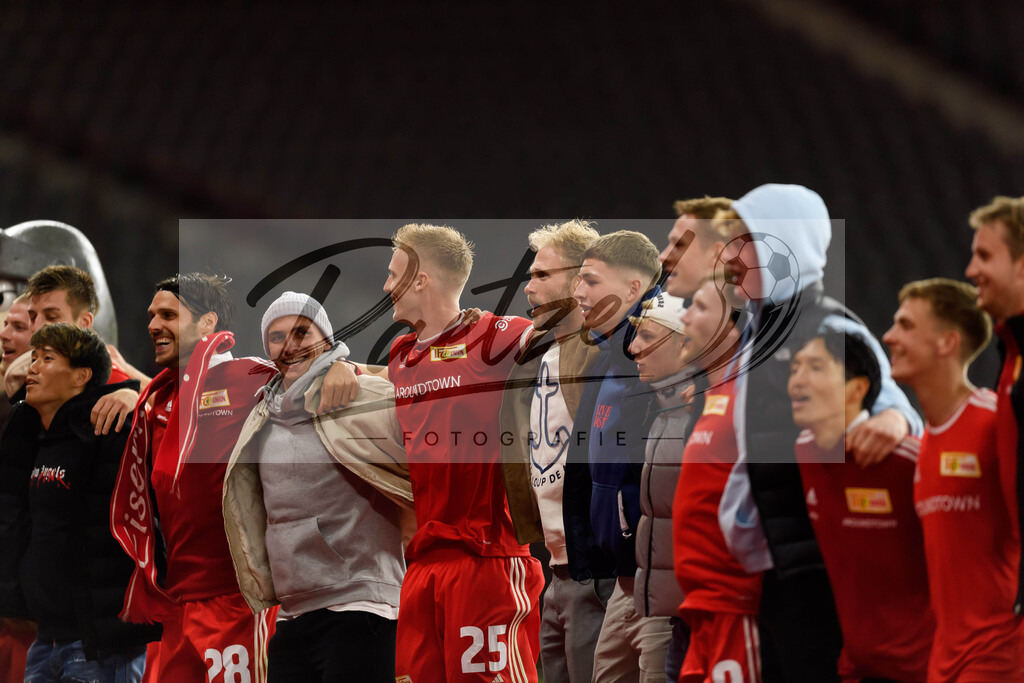 FCUKUO20210826_061 | Fussball, Herren: . Spieler vom 1. FC Union Berlin jubeln beim Spiel der UEFA Conference League zwischen 1. FC Union Berlin und Kuopion PS im Olympiastadion am 26.08.2021 in Berlin, Deutschland. - Realisiert mit Pictrs.com