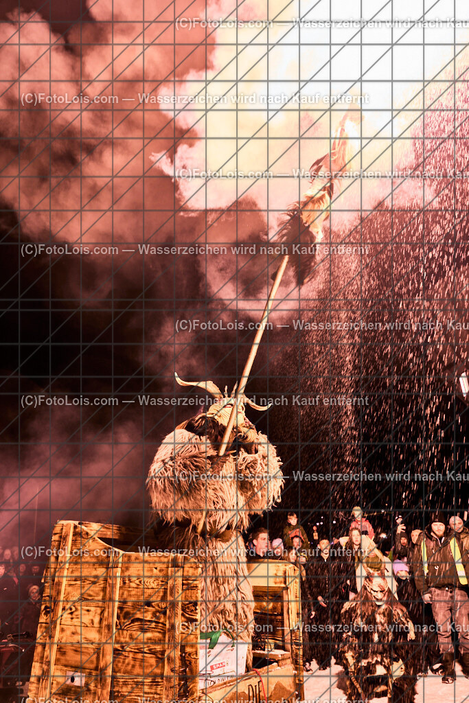 ALP5221_Nacht der Ballone_Gaminger Oetscherteufeln | NACHT DER BALLONE in Lackenhof am Ötscher, Sa 28. Dezember 2024.Mit einer Schauübung der Bergrettung Lackenhof, dem Ballonclub Ötscherland und den Gaminger Ötscherteufeln unter Zusammenarbeit mit der FF Lackenhof, dem Musikverein, dem Pensionistenverband, dem CampingClub, der Schirmbar und Konditorei Czihak, der Fuchswaldhütte und der Pizzeria Venezia, die für die Verköstigung sorgten, sowie der Ötscherliftgesellschaft, der Gemeinde Gaming und dem Ötscher-Tourismusverband.