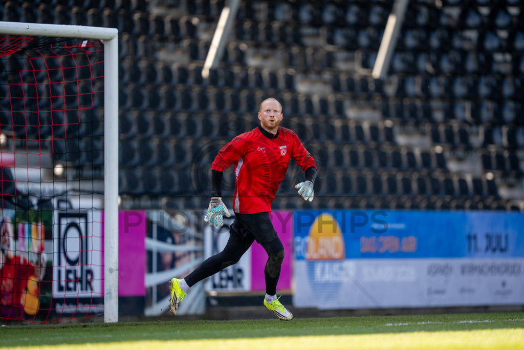 SG Sonnenhof Großaspach vs. KSV Hessen Kassel, Fussball, Regionalliga Südwest, 23. Spieltag, Saison 2025/2026, 07.03.2026 | Maximilian Reule (SG Sonnenhof Großaspach, #01),SG Sonnenhof Großaspach vs. KSV Hessen Kassel, Fussball, Regionalliga Südwest, 23. Spieltag, Saison 2025/2026, 07.03.2026Foto: photosbyphips/Philip Ziegler