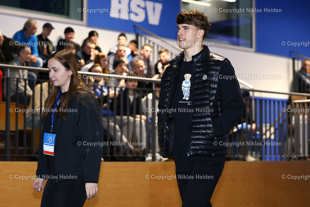 NH_HamburgerSV_Mitgliederversammlung_18022026 | Luka Vuskovic (Hamburger SV) bei der Mitgliederversammlung des Hamburger SV e.V.News I Hamburger SV I Mitgliederversammlung für das Geschäftsjahr 2024/25 I 18.02.2026 I HSV-Zentrum am Volkspark