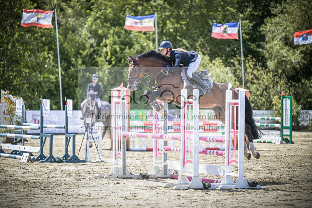 DOS_4444 | Entdecke hochwertige Reitturnierfotos von Foto Oger. Professionell, emotional und authentisch – jetzt Lieblingsmomente im Shop bestellen.Deutschlandweite Turnierfotografie. - Realisiert mit Pictrs.com
