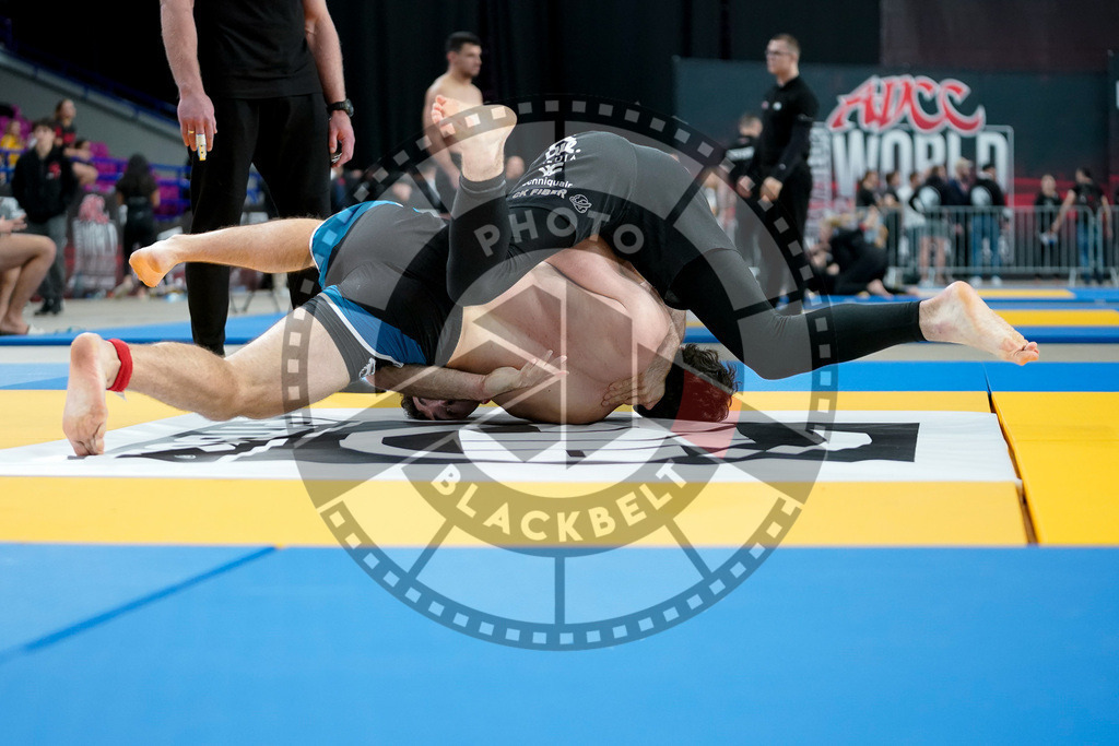 20250518PBB2735 | Athletes compete during the second day of the ADCC Amateur World Championship on May 18, 2025 in Warsaw, Poland. © Chiara Dazi / photoblackbelt