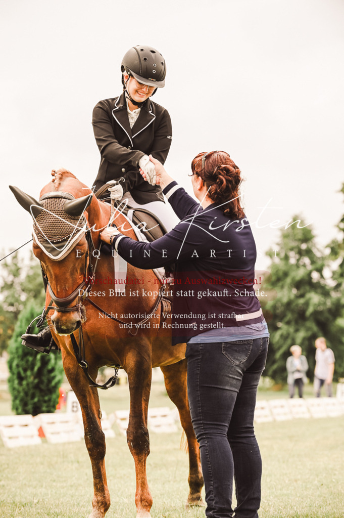 DSC_5154 | Pferde- und Turnierfotografie in Westsachsen. Pferdeportraits, Auftragszeichnungen und intuitive Kunst.