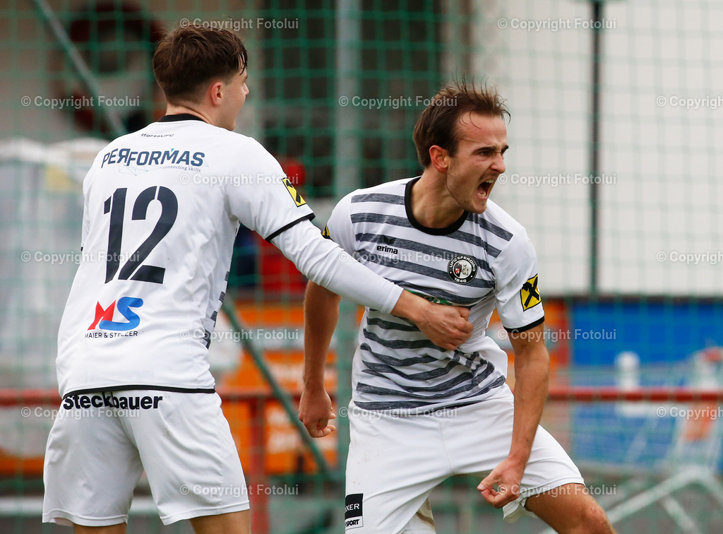 A_LUI_051024_21 | SPORT,FUSSBALL,LL .OST ASKOE OEDT 1B-UFC EFERDING 05.10.2024 IM BILD: FELIX KNOGLER UND TORSCHUETZTE ZUM 1:0 PAUL WIESINGER (BEIDE EFERDING) FOTO:FOTOLUI