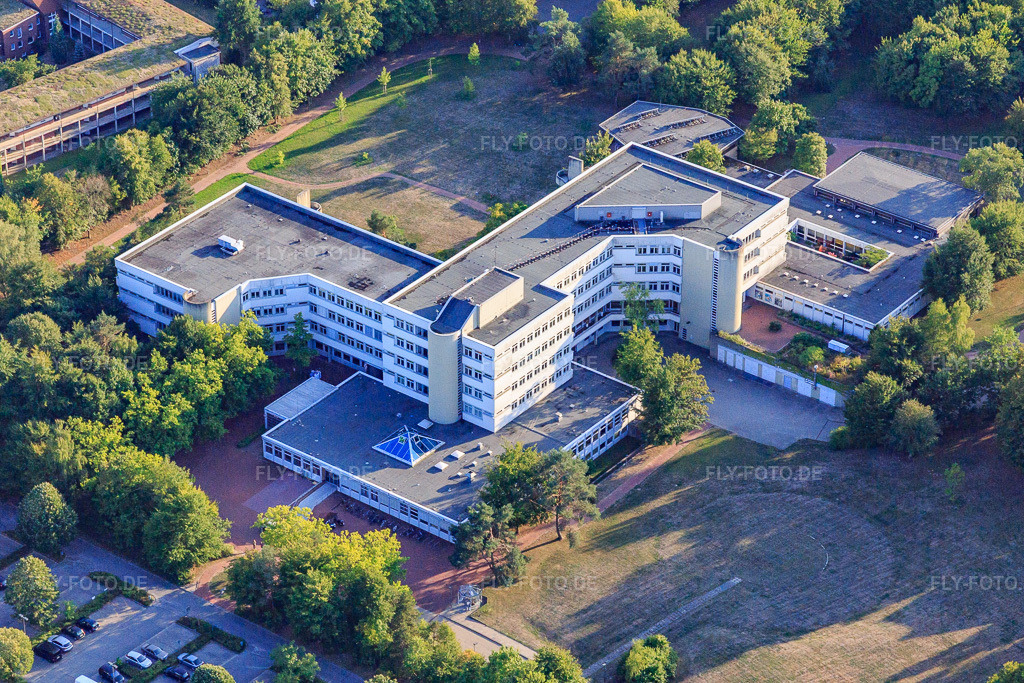 Luftbild: Psychiatrische Klinik Lüneburg in Lüneburg im Bundesland Niedersachsen in Deutschland. Foto: IMG_110673.jpg vom 22.08.2018 durch Werner Riehm/FLY-FOTO.dePsychiatrische Klinik Lüneburg