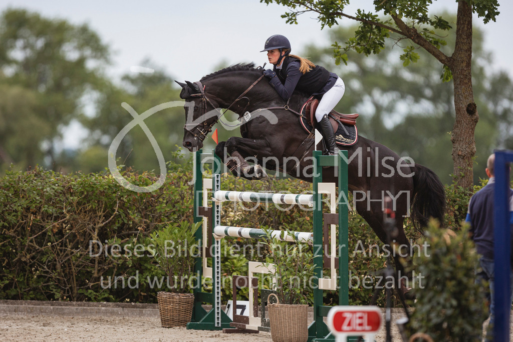 240614_Lemwerder_S1-Springen-559 | Deine schönsten Turniermomente als professionelle Fotos! Entdecke hochwertige Pferdesport-Fotografie im Online-Shop. Jetzt Fotos finden & bestellen!