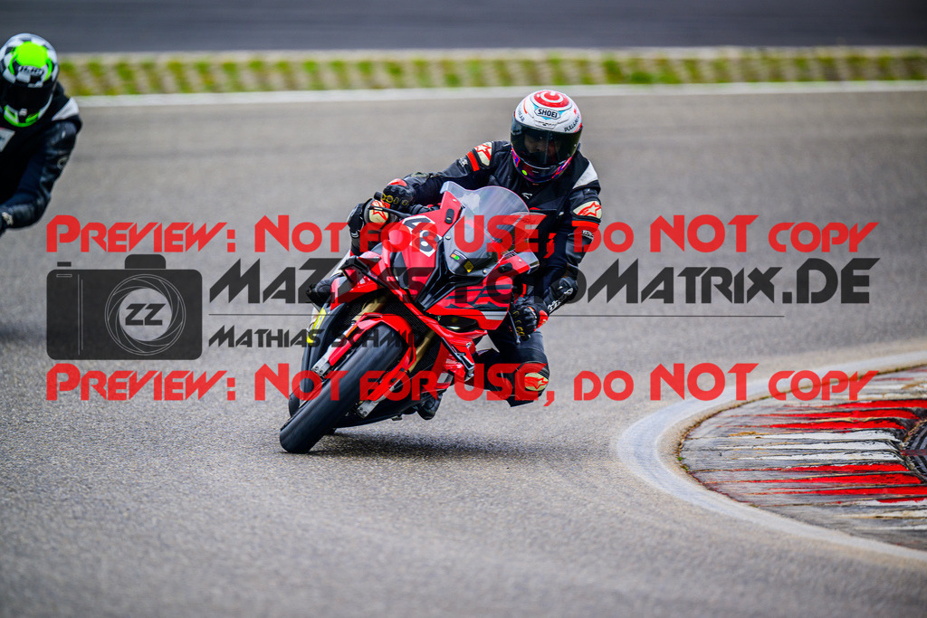 MaZZes_FotoMatrix_240910_6007705_4951 | GELB