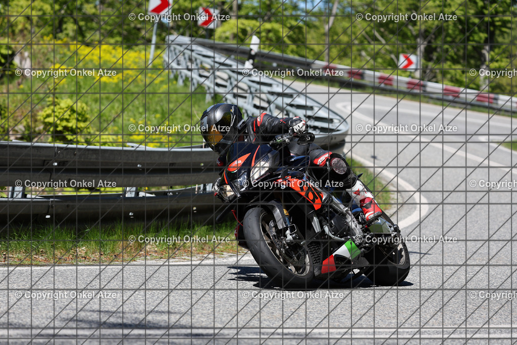 IMG_9527 | Fotograf am Kyffhäuser. Onkel Atze. Kyffhäuser Rennstrecke. Café36. Motorsportfotografie. - Realisiert mit Pictrs.com