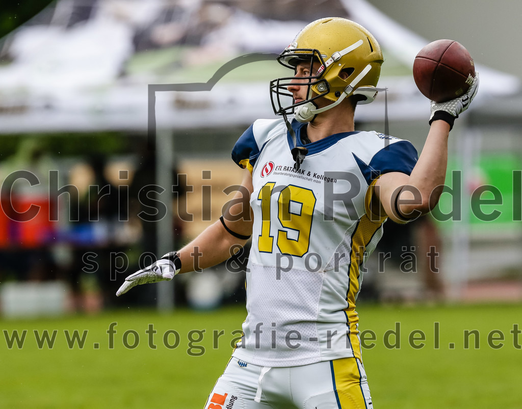 2022-05-29_137_Erding_Bulls_gegen_Nuernberg_Rams | Erding, Deutschland, 29.05.2022:
Fußball, Regionalliga 2022, 5. Spieltag, Erding Bulls gegen Nürnberg Rams, Endergebnis: 10:16

Alexander Rott (Erding Bulls, #19)

Foto: Christian Riedel / fotografie-riedel.net