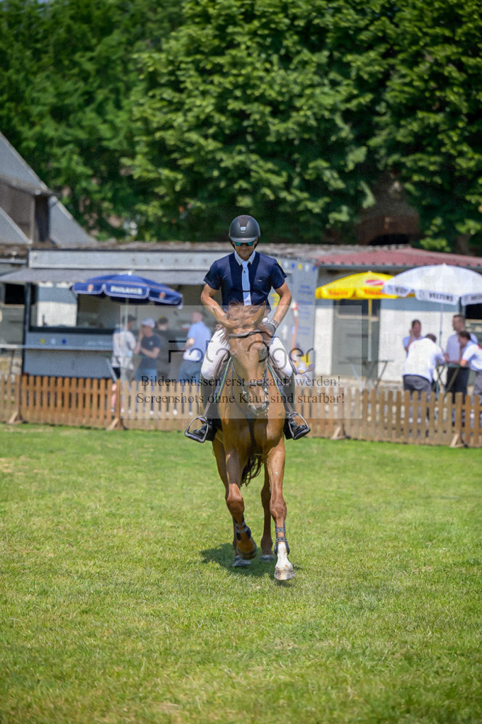 Reitturnier Voxtrup | Entdecke hochwertige Reitturnierfotos von Foto Oger. Professionell, emotional und authentisch – jetzt Lieblingsmomente im Shop bestellen.Deutschlandweite Turnierfotografie. - Realisiert mit Pictrs.com