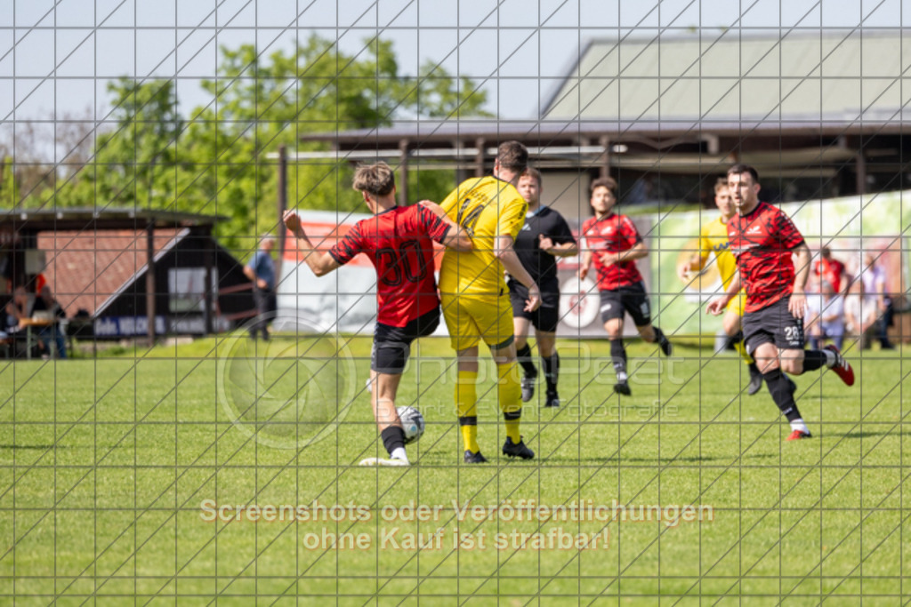 20250427_151106_0168 | #,TSV Bad Boll (rot) vs. SV Waldhausen (gelb), Fussball, Landesliga 2 - wfv, 24. Spieltag, Saison 2024/2025, Rasenplatz, Erlengarten 37, 73087 Bad Boll, 27.04.2025 - 15:00 Uhr,Foto: PhotoPeet-Sportfotografie/Peter Harich