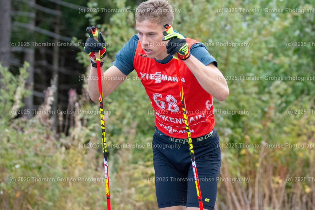 Deutsche Meisterschaften Biathlon | Deutsche Meisterschaften Biathlon, Speziallanglauf Maenner am 14.09.2018 in der DKB SKI ARENA in Oberhof, (Deutschland)

Bild: Hollandt Florian vom SWV Goldlauter e.v. / BPOL - Realisiert mit Pictrs.com