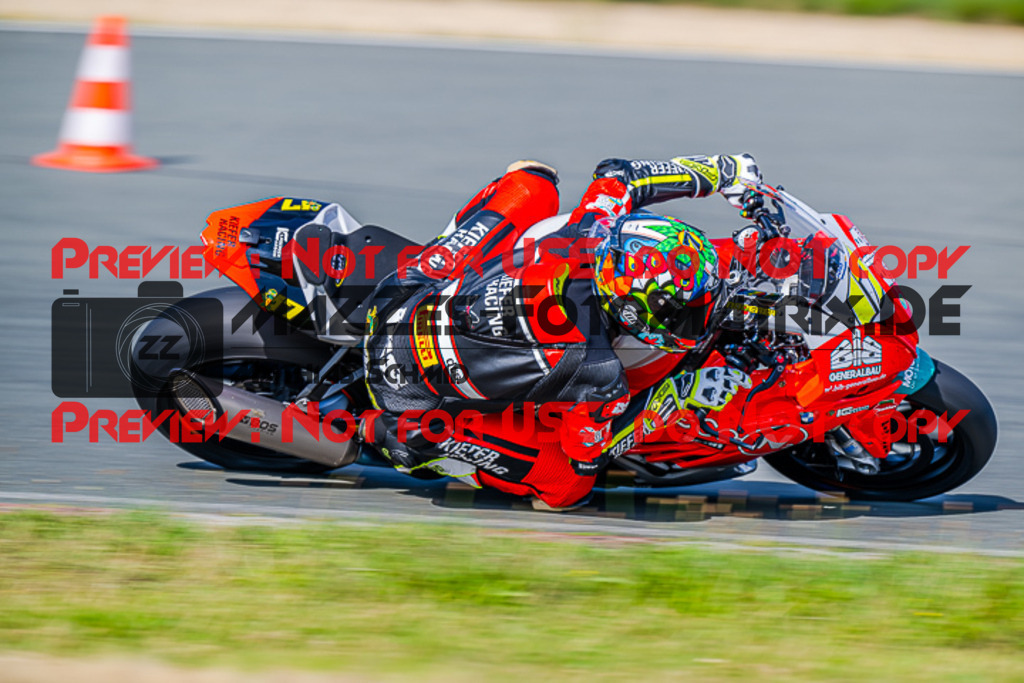 MaZZes_FotoMatrix_220722_7968 | IDM1000