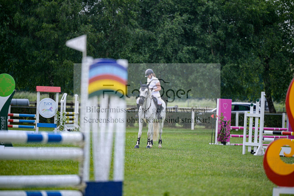 Reitturnier Voxtrup | Entdecke hochwertige Reitturnierfotos von Foto Oger. Professionell, emotional und authentisch – jetzt Lieblingsmomente im Shop bestellen. - Realisiert mit Pictrs.com