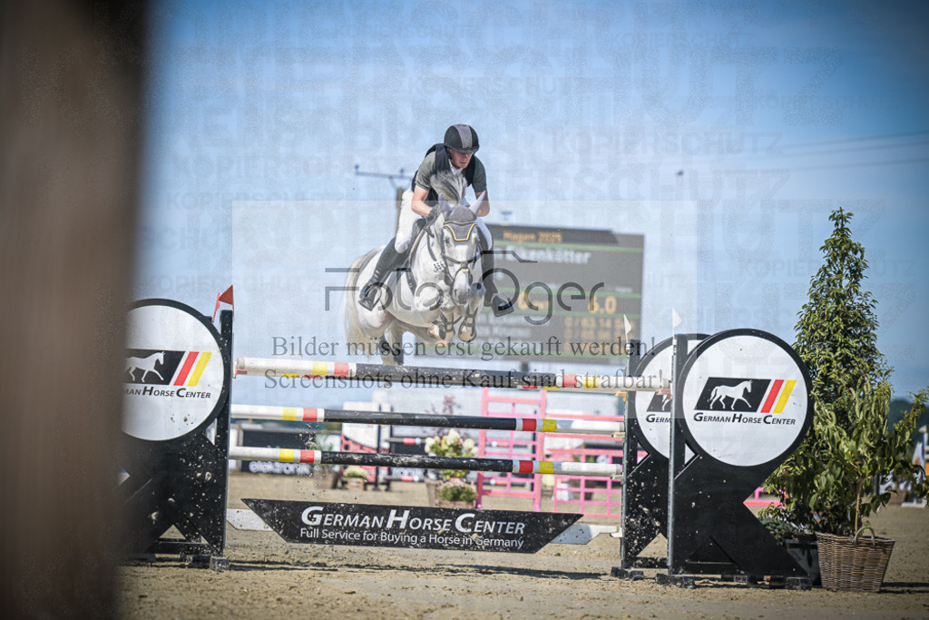 DOS_2731 | Entdecke hochwertige Reitturnierfotos von Foto Oger. Professionell, emotional und authentisch – jetzt Lieblingsmomente im Shop bestellen.Deutschlandweite Turnierfotografie. - Realisiert mit Pictrs.com