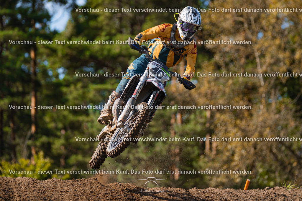 09_21_LM_Schenkenhorst-9472 | Sportfotografin aus Berlin-Brandenburg mit Fokus auf Motocross. Ich halte deine sportliche Leistung und echte Emotionen auf und neben der Strecke professionell fest. Entdecke die Fotos von deinem Rennen und bestelle sie direkt hier im Shop.