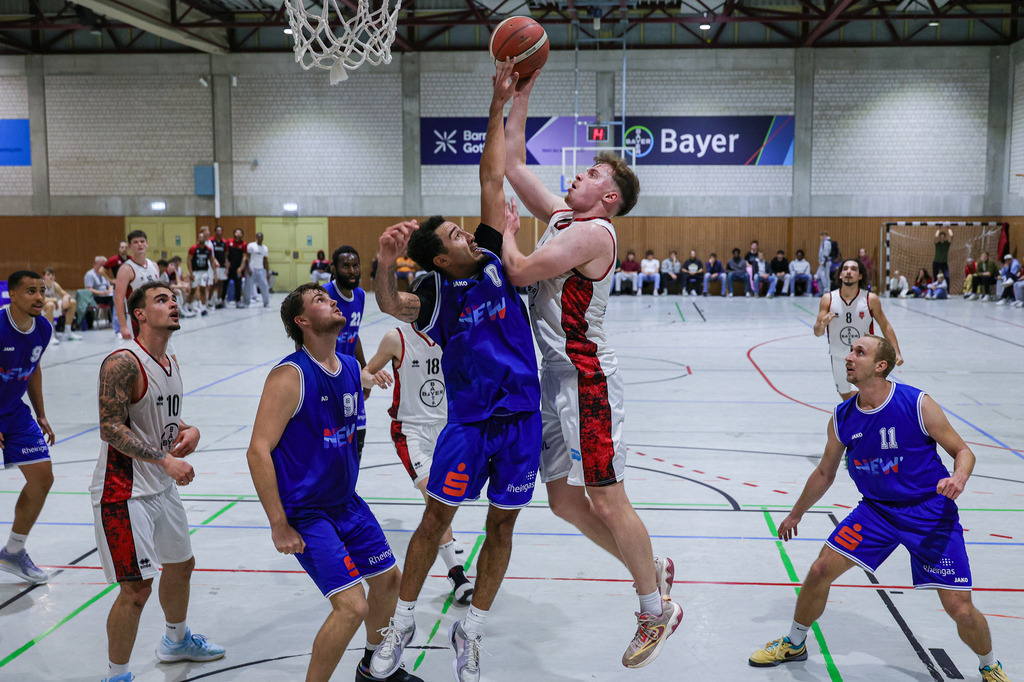 Regio BAYER GIANTS vs NEW Elephants Grevenbroich-80 | Fotos von Basketballspielen aus dem Raum NRW fotografiert von Gero Mueller-Laschet und Daniel Schaefer - Realisiert mit Pictrs.com