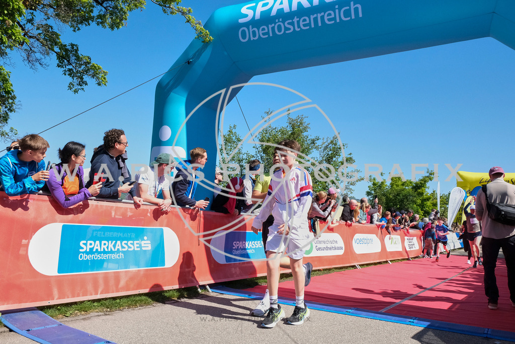 ..... | LINZ,AUSTRIA,27.April 24, Int. 3 Brückenlauf Linz  , Image shows: Photo: WAPICS / Michael ring