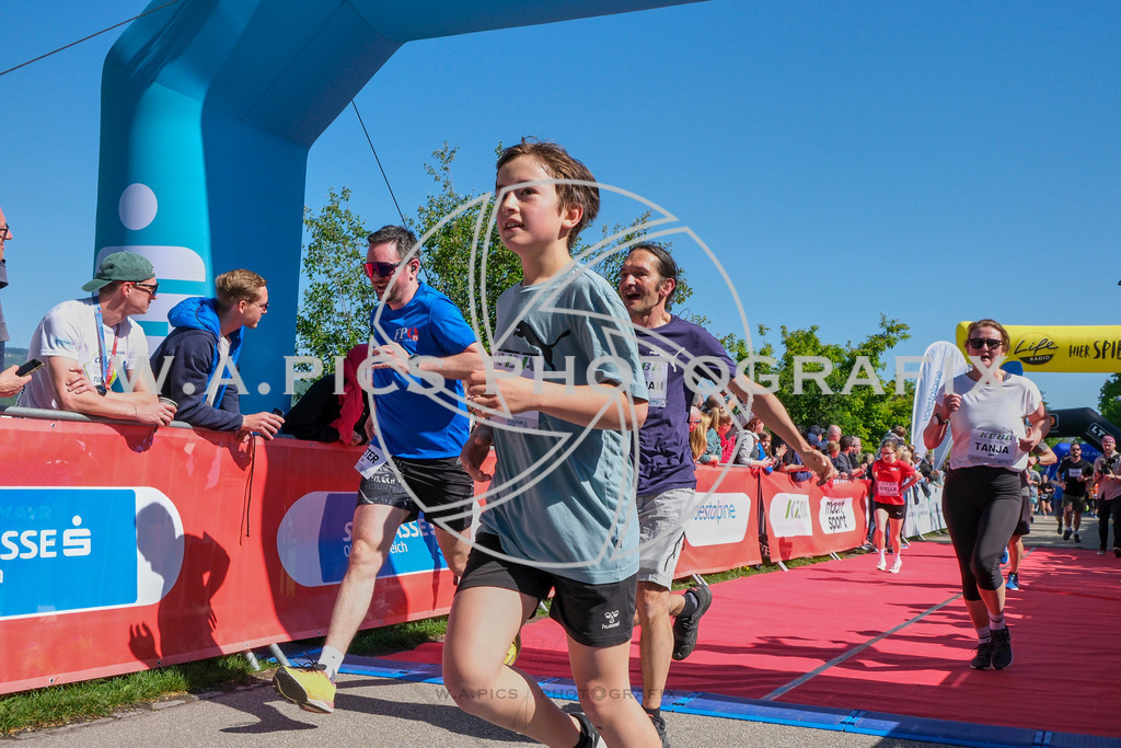 ..... | LINZ,AUSTRIA,27.April 24, Int. 3 Brückenlauf Linz  , Image shows: Photo: WAPICS / Michael ring