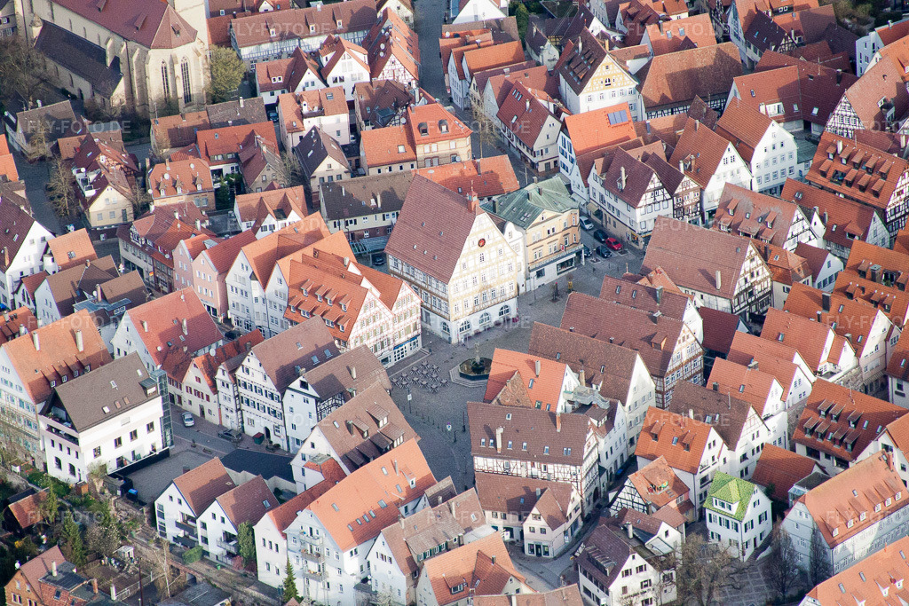 Luftbild: Marktplatz in der Altstadt in Leonberg im Bundesland Baden-Württemberg in Deutschland. Foto: IMG_39189.jpg vom 03.04.2011 durch Werner Riehm/FLY-FOTO.de