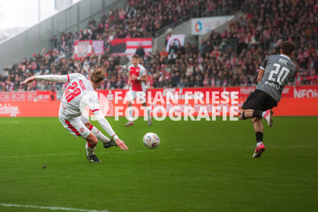 GER Rot-Weiss Essen vs. SSV Ulm, Fussball, 3. Liga, Spieltag 19, Saison 2025/2026, 20.12.2025 | GER Rot-Weiss Essen vs. SSV Ulm, Fussball, 3. Liga, Spieltag 19, Saison 2025/2026, 20.12.2025Foto: Fabian Friese - Realisiert mit Pictrs.com