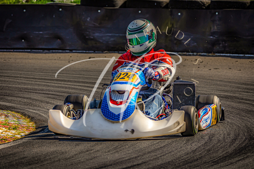 0E65FC53-55EA-4B06-B88B-959F6B72281F | traudl_s_fotos