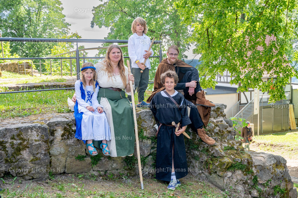 Lindenfels-Mittelaltermarkt-fotografie-thomas-neu.jpg15 | bli, Lindenfels, Mittelaltermarkt in der Burgstraße, Kurpark , Rathaushof und Burg, hier der historische Tanzkreis Bensheim im Rathaushof,  ,Bild: THomas Neu
