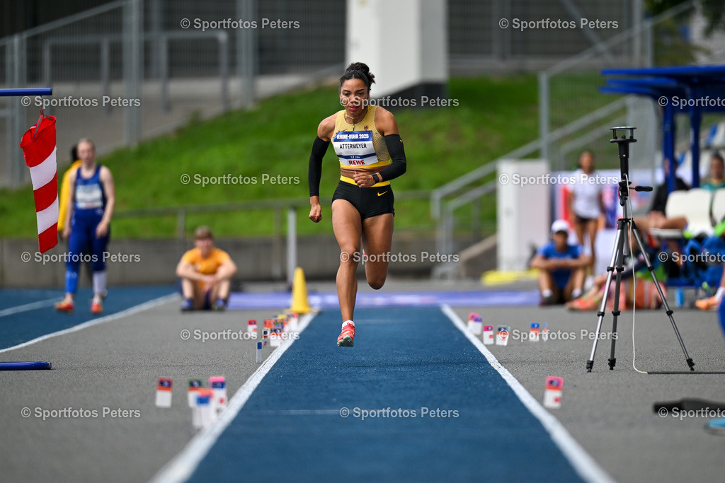 KP1_6936_1 | 21.07.2025, xkaix, Leichtathletik, FISU World University Games 2025 v.l. Samira Attermeyer (Germany) - Realisiert mit Pictrs.com