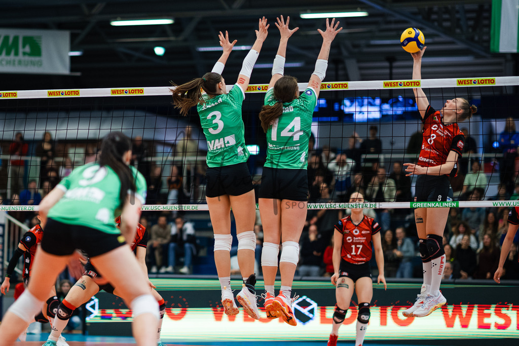 Volleyball, 1. Bundesliga Frauen, Hauptrunde, 8. Spieltag, Saison 2025/2026: USC Münster - Dresdner SC | 1. Bundesliga Frauen, Hauptrunde, 8. Spieltag, Saison 2025/2026, USC Münster empfängt Dresdner SC in der Sporthalle Berg Fidel in Münster. Foto: sportfotografie.ms | Markus Paletta - Realisiert mit Pictrs.com