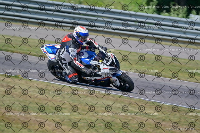26BT02-0599 | markuskiefer.com - Realisiert mit Pictrs.com