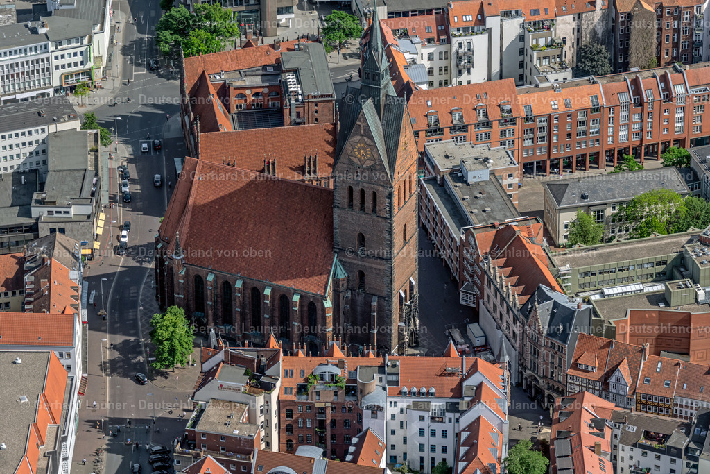 4031027 | HANNOVER 02.06.2020 Kirchengebäude der Marktkirche am Hanns-Lilje-Platz in Hannover im Bundesland Niedersachsen. // Church building Marktkirche on Hanns-Lilje-Platz in Hannover in the state Lower Saxony. Foto: Gerhard Launer