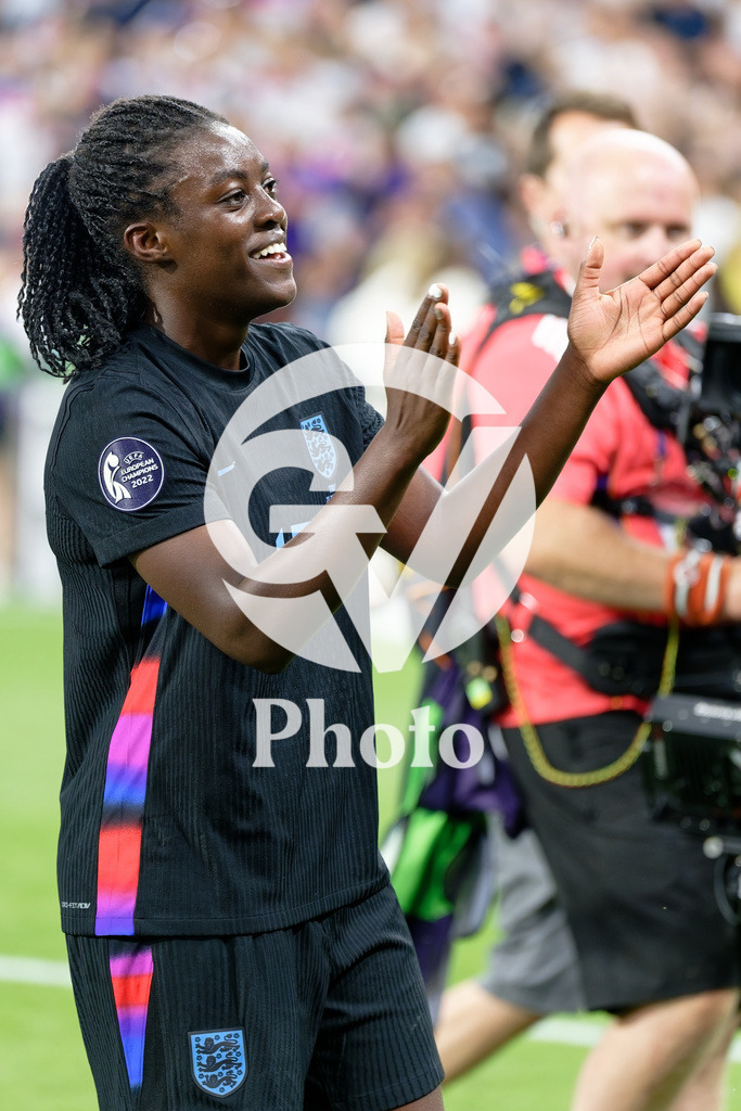 England v Italy - UEFA Women's EURO 2025 Semi-Final | GENEVA, SWITZERLAND - JULY 22:  Michelle Agyemang of England celebrates after winning  during the UEFA Women's EURO 2025 Semi-Final match between England and Italy at Stade de Geneve on July 22, 2025 in Geneva, Switzerland. (Photo by Giuseppe Velletri/Sports Press Photo/Getty Images)