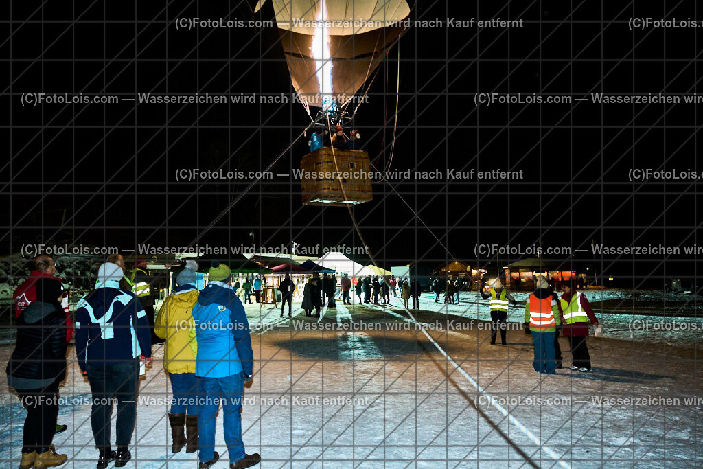 ALP5396_Nacht der Ballone_Ballonclub Oetscherland | NACHT DER BALLONE in Lackenhof am Ötscher, Sa 28. Dezember 2024.Mit einer Schauübung der Bergrettung Lackenhof, dem Ballonclub Ötscherland und den Gaminger Ötscherteufeln unter Zusammenarbeit mit der FF Lackenhof, dem Musikverein, dem Pensionistenverband, dem CampingClub, der Schirmbar und Konditorei Czihak, der Fuchswaldhütte und der Pizzeria Venezia, die für die Verköstigung sorgten, sowie der Ötscherliftgesellschaft, der Gemeinde Gaming und dem Ötscher-Tourismusverband.