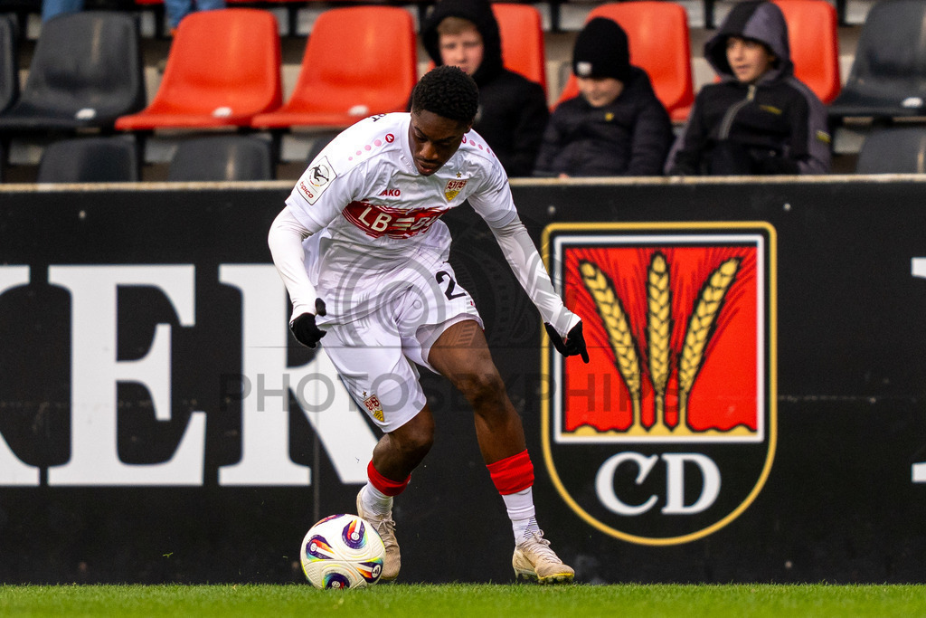 VfB Stuttgart II vs. TSG Hoffenheim II, Fussball, 3. Liga, 26. Spieltag, 15.03.2026 | Justin Diehl (VfB Stuttgart II, #26),VfB Stuttgart II vs. TSG Hoffenheim II, Fussball, 3. Liga, 26. Spieltag, 15.03.2026Foto: photosbyphips/Philip Ziegler