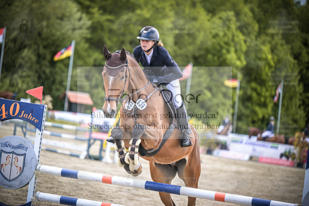 DOS_4616 | Entdecke hochwertige Reitturnierfotos von Foto Oger. Professionell, emotional und authentisch – jetzt Lieblingsmomente im Shop bestellen. - Realisiert mit Pictrs.com