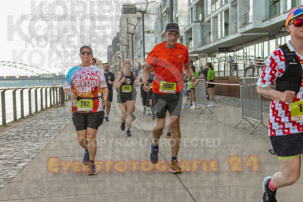 250920_1454_EX1_8139 | Sportfotografie im Rhein-Sieg Kreis, Köln, Bonn, NRW, Rheinland Pfalz, Hessen, etc. Unser Tätigkeitsfeld umfasst den Laufsport vom Volkslauf über den Marathon, Duathlon, Triathon bis zum Ultralauf wie Kölnpfad Ultra oder Schindertrail.