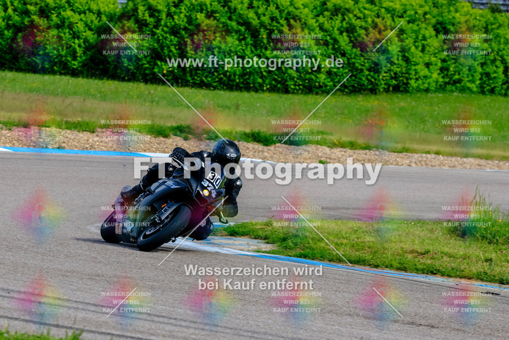 MotoTeam-8593 | Hier findet Ihr Bilder von Touristenfahrten auf der Nürburgring Nordschleife oder von anderen Veranstaltungen die ich besucht habe. Viel Spass beim Durch Schauen 