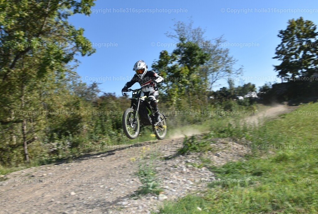 DSC_0122 | Sportfotografie , Motorsport, Motoross, Reitsport, Mointainbike, Enduro,
Landschaft , Outdoor, Eventfotografie, Landschaft, Bilder online bestellen - Realisiert mit Pictrs.com