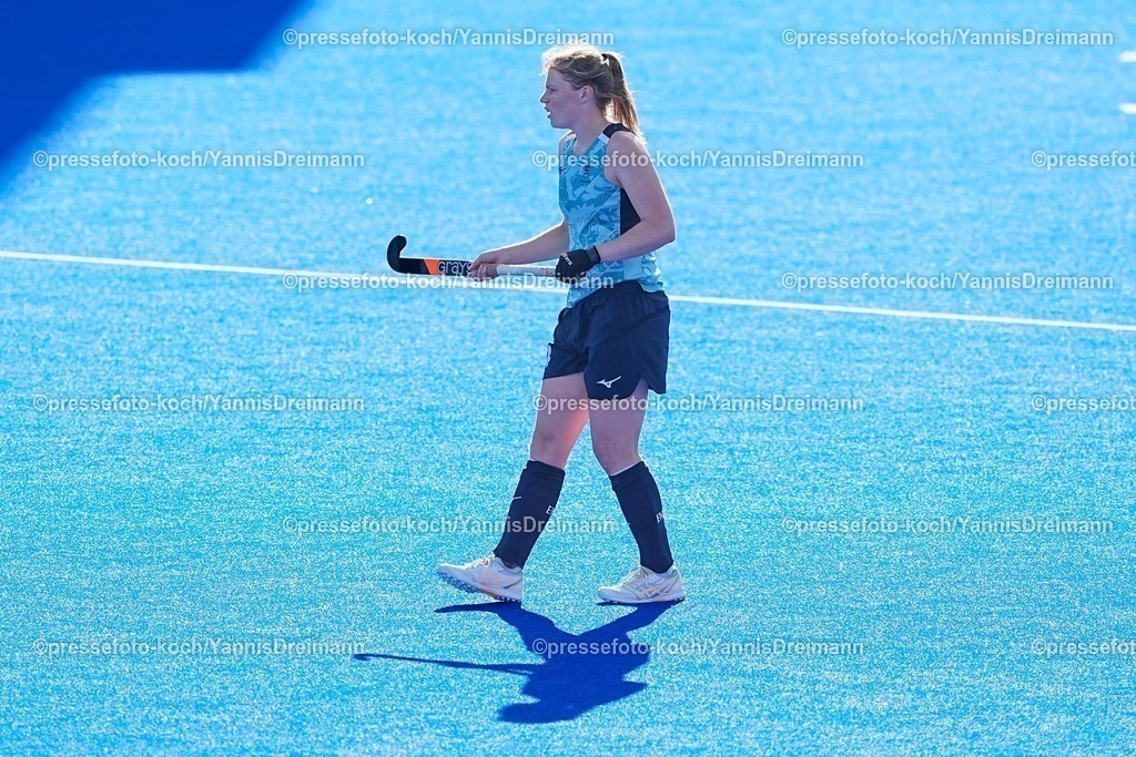 xydrx11082502032 | 11.08.2025, xydrx, Frauen EuroHockey Championship 2025, Gruppenphase, Gruppe B, England - Belgien, Sparkassenpark Mönchengladbach: Tessa Howard (ENG #14)