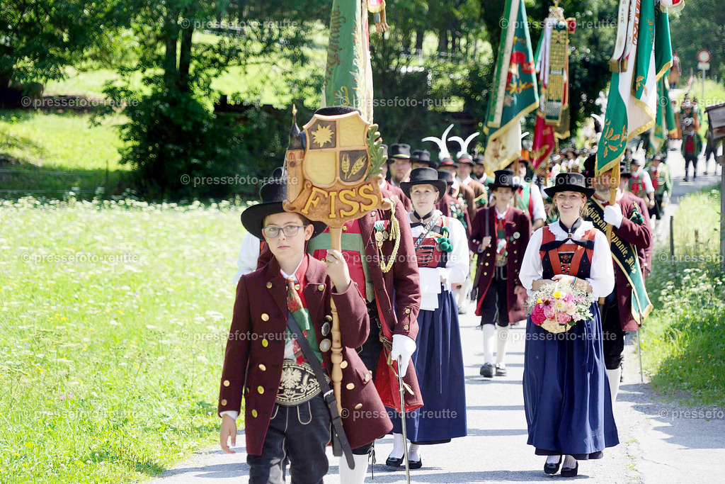 d-news-2023-Juli23-Regimentsschuetzenfest3-Steeg-UMZUG_Feld-DSC07214 | Info aus dem Bezirk Reutte/Ausserfern Tirol sowie eine umfangreiche Bilddatenbank über die gesamte Region: Lechtal, Talkessel Reutte, Tannheimertal, Zwischentoren. Lech, Plansee, Zugspitze, Grenztunnel, B179, Fernpassstraße, Verkehr, Lawinen, Tradition, - Realisiert mit Pictrs.com