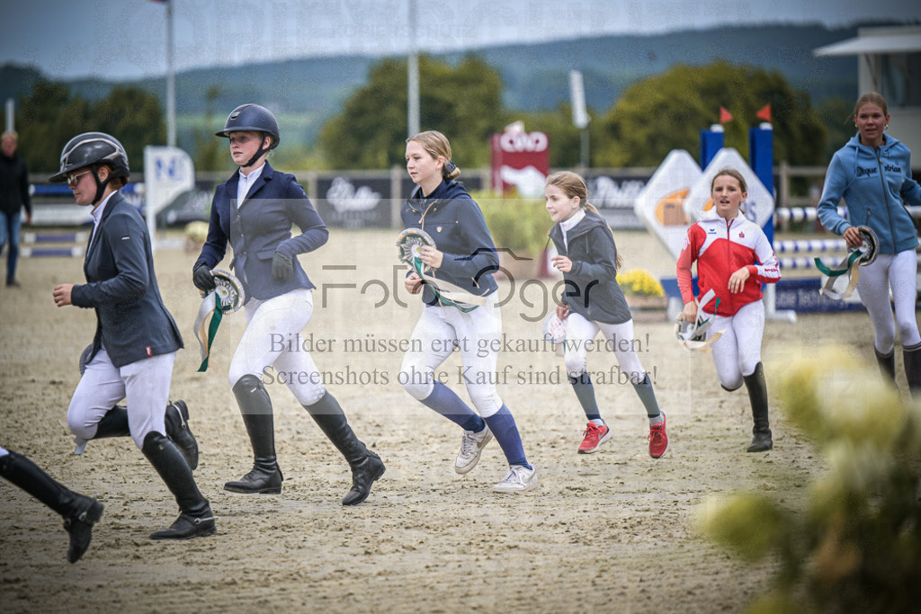 DOS_0134 | Entdecke hochwertige Reitturnierfotos von Foto Oger. Professionell, emotional und authentisch – jetzt Lieblingsmomente im Shop bestellen.Deutschlandweite Turnierfotografie. - Realisiert mit Pictrs.com