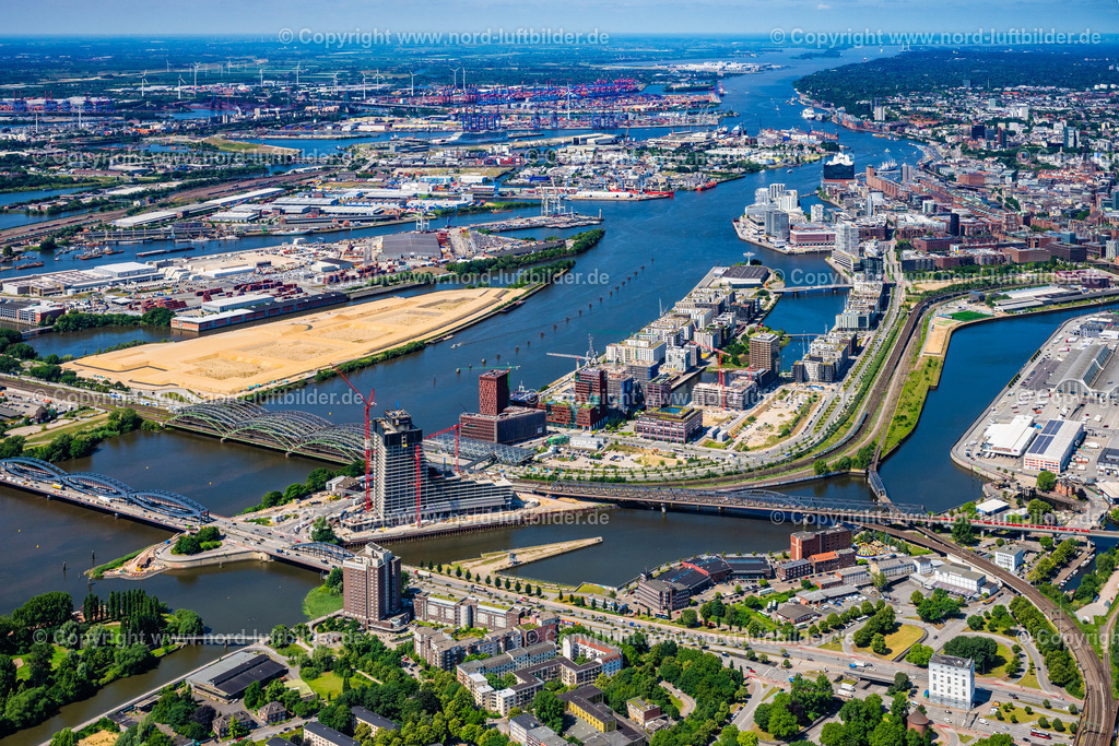 Hamburg_Baakenhafen_Elbbrücken_Elbtower_Hafencity_ELS_0944200625 | HAMBURG 16.06.2025 Fluß - Brückenbauwerk Elbbrücken - Norderelbbrücke über die Ufer der Elbe in Hamburg. // River - bridge structure Elbbruecken - Norderelbbruecke on the banks of the Elbe in Hamburg. Foto: Martin Elsen
