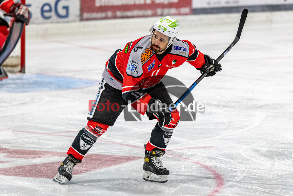 TSV Peißenberg Miners vs HC Landsberg Riverkings | Eishockey Bayernliga 2023/2024, TSV Peißenberg Miners vs HC Landsberg Riverkings,
Florian SIMON (Miners 11) in Aktion,
2023-10-22 in Peißenberg (Eisstadion)
11 Florian SIMON (Miners 11)
Copyright: WolfgangxLindner foto-lindner.de