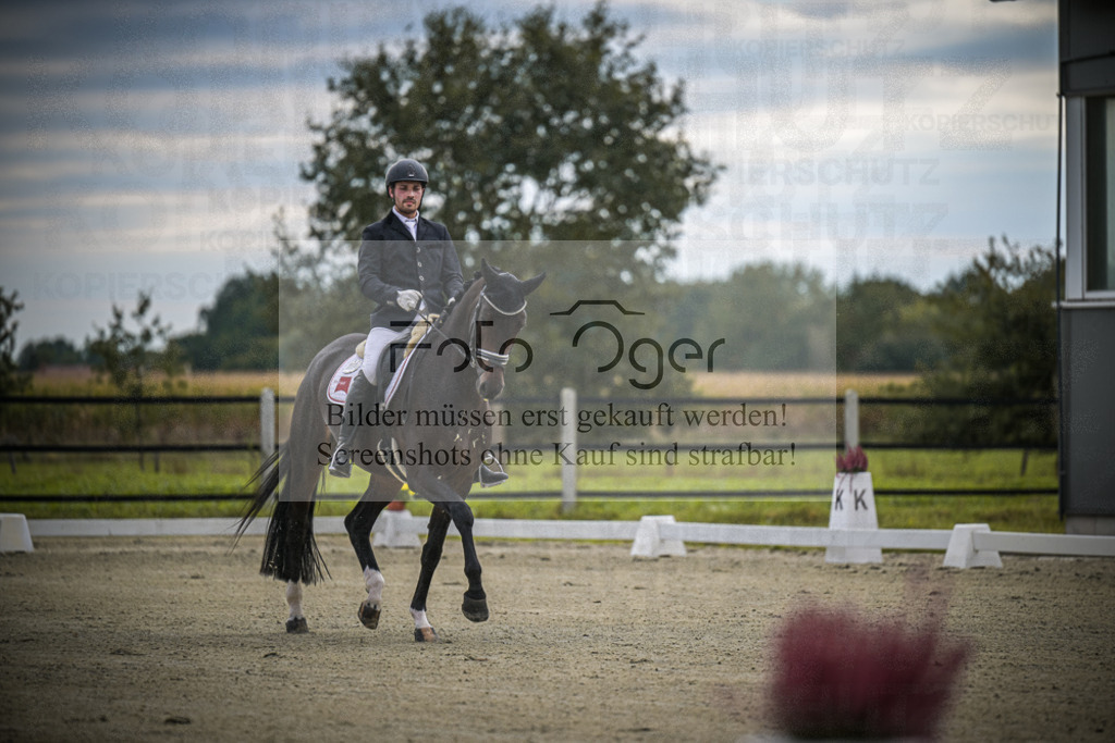 DOS_0025 | Entdecke hochwertige Reitturnierfotos von Foto Oger. Professionell, emotional und authentisch – jetzt Lieblingsmomente im Shop bestellen.Deutschlandweite Turnierfotografie. - Realisiert mit Pictrs.com