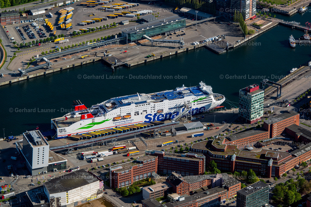3802093 | Am Schwedenkai KIEL 07.08.2020 Im Hafen ankerndes und festgemachtes Fährschiff " Stena Germanica " in Kiel im Bundesland Schleswig-Holstein, Deutschland. Weiterführende Informationen bei: Stena Line GmbH &amp; Co. KG. // Anchored and moored ferry in the harbor " Stena Germanica " in Kiel in the state Schleswig-Holstein, Germany. Further information at: Stena Line GmbH &amp; Co. KG. Foto: Gerhard Launer