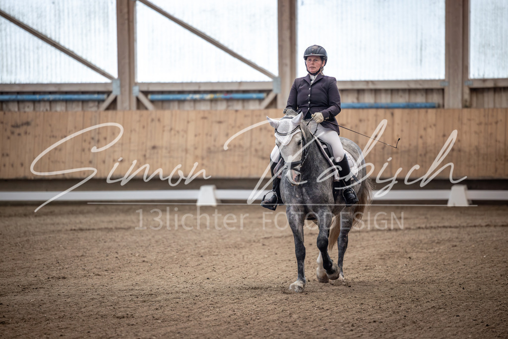 20251011-_3LI9165 | Tierfotografie Pferde, Hunde, Katzen, Haustiere.
Turnierfotografie Reitturniere, Reiten, Springreiten, Dressur in Hanau, dem Main-Kinzig-Kreis und dem Rhein-Main- Gebiet um Frankfurt