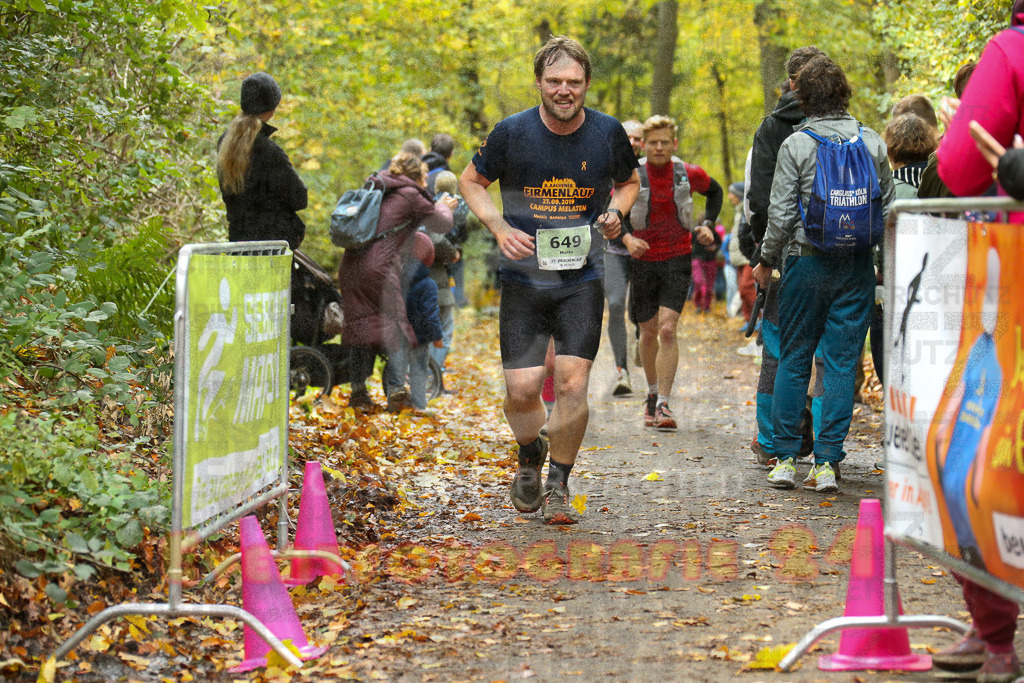 251026_1301_EX1_2261 | Sportfotografie im Rhein-Sieg Kreis, Köln, Bonn, NRW, Rheinland Pfalz, Hessen, etc. Unser Tätigkeitsfeld umfasst den Laufsport vom Volkslauf über den Marathon, Duathlon, Triathon bis zum Ultralauf wie Kölnpfad Ultra oder Schindertrail.